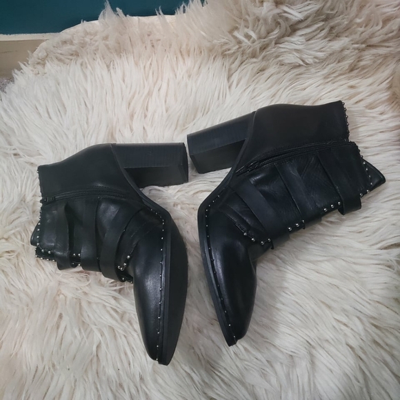 Steve Madden HUMBLE leather ankle booties size 9 - Picture 5 of 7